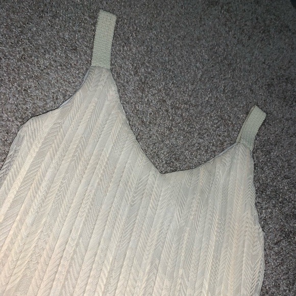 Anthropologie Meadow Rue Pleated V neck Dress - Picture 5 of 7